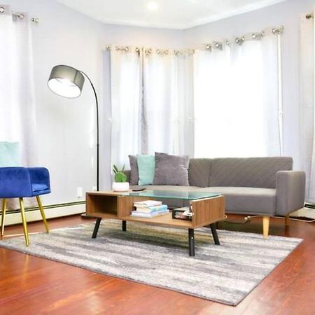 פרובידנס Cozy Apartment 3Rd 10Min Walk Downtown And City View מראה חיצוני תמונה
