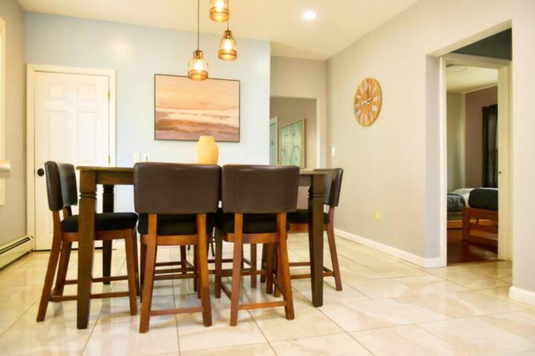 פרובידנס Cozy Apartment 3Rd 10Min Walk Downtown And City View מראה חיצוני תמונה