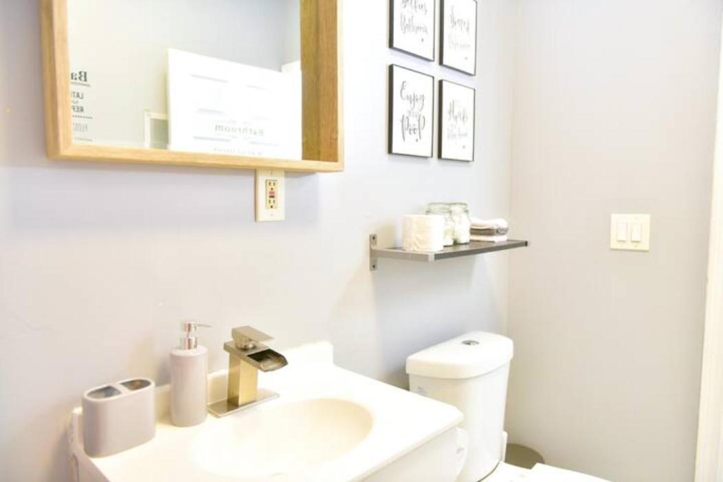 פרובידנס Cozy Apartment 3Rd 10Min Walk Downtown And City View מראה חיצוני תמונה