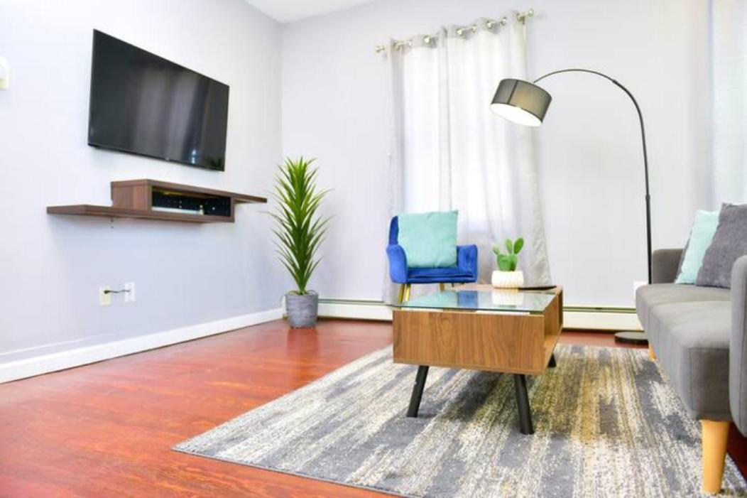 פרובידנס Cozy Apartment 3Rd 10Min Walk Downtown And City View מראה חיצוני תמונה