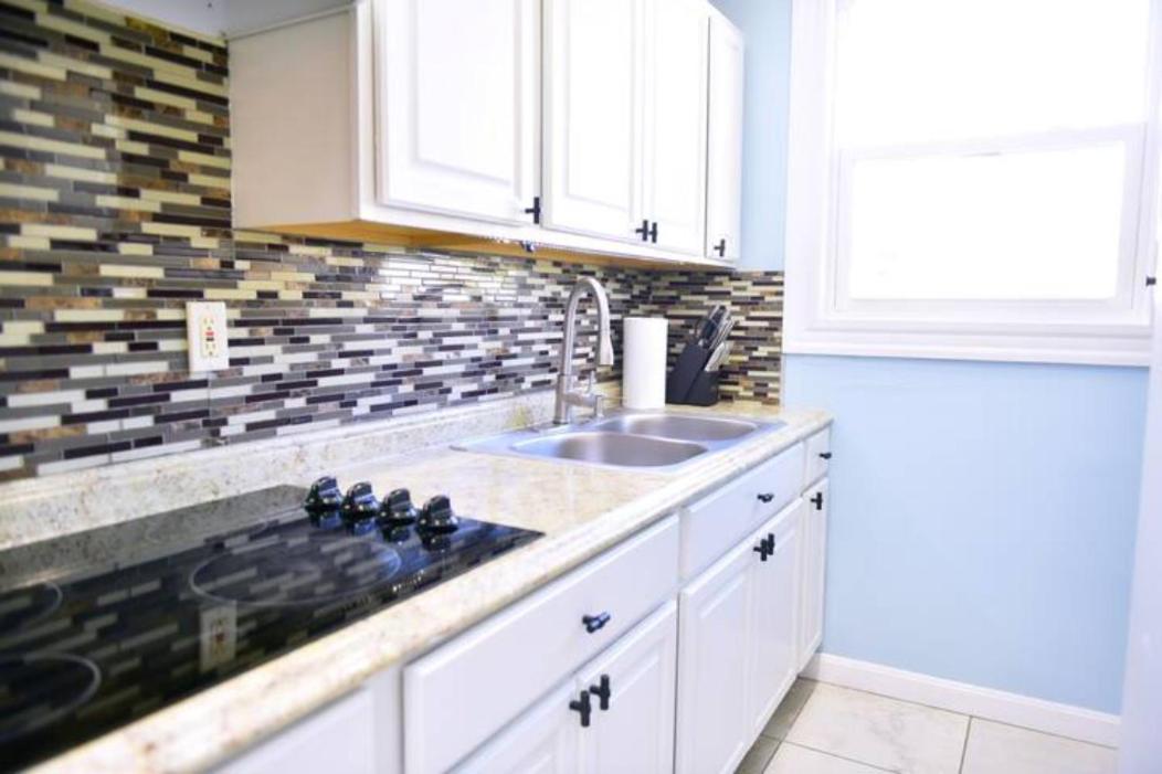 פרובידנס Cozy Apartment 3Rd 10Min Walk Downtown And City View מראה חיצוני תמונה